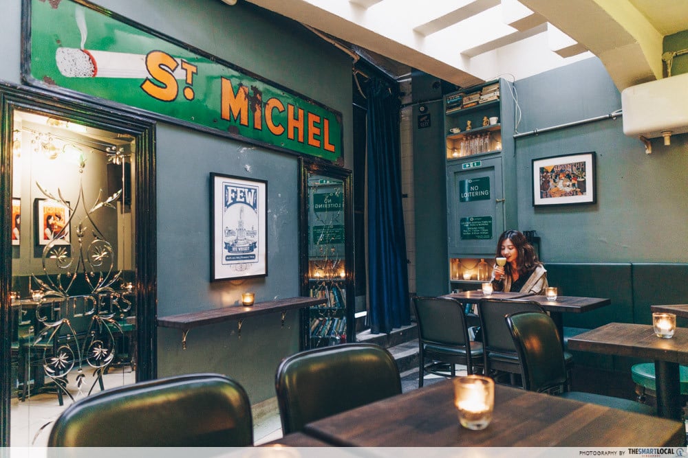 Underground toilet bar 