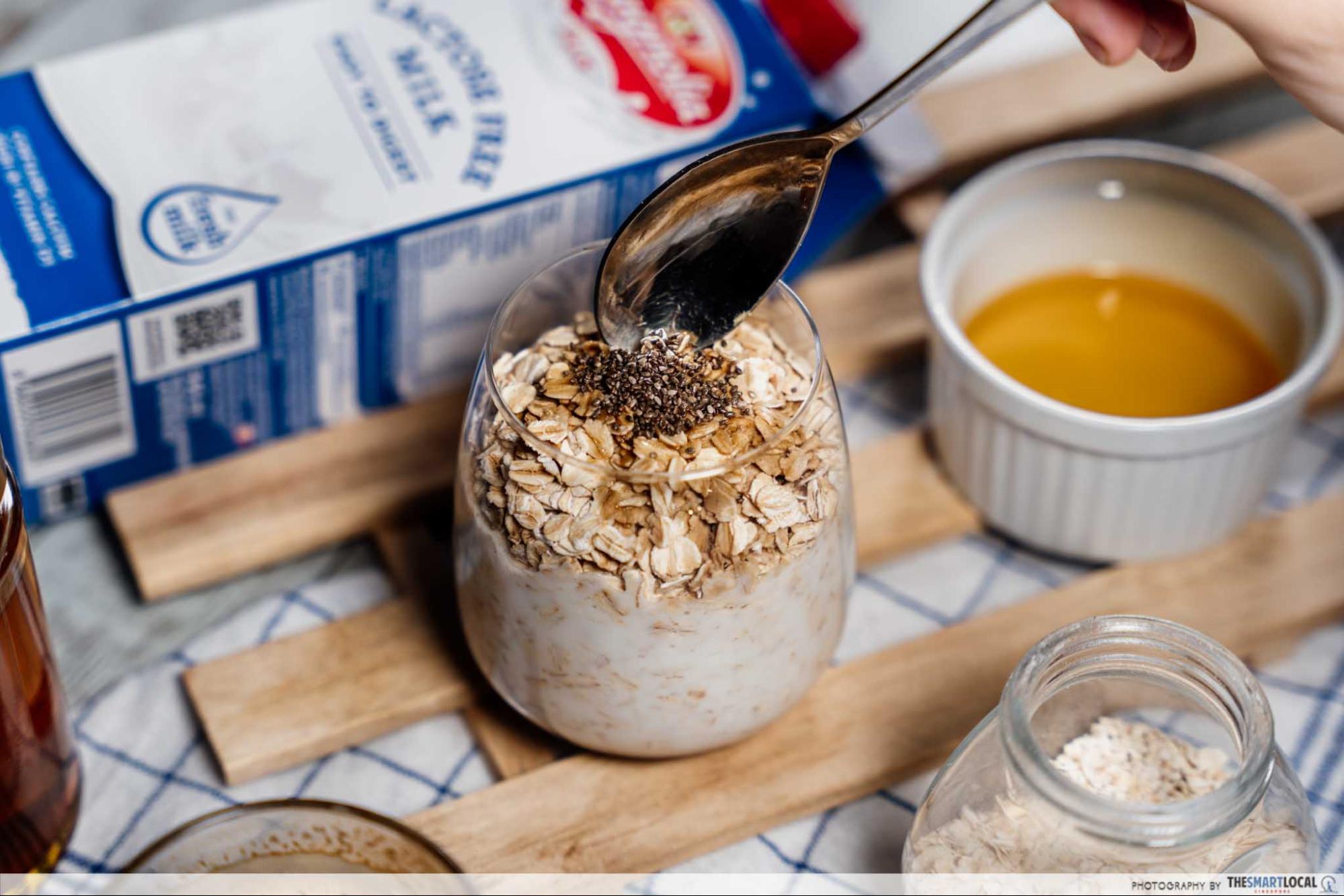 Vanilla cold brew overnight oats