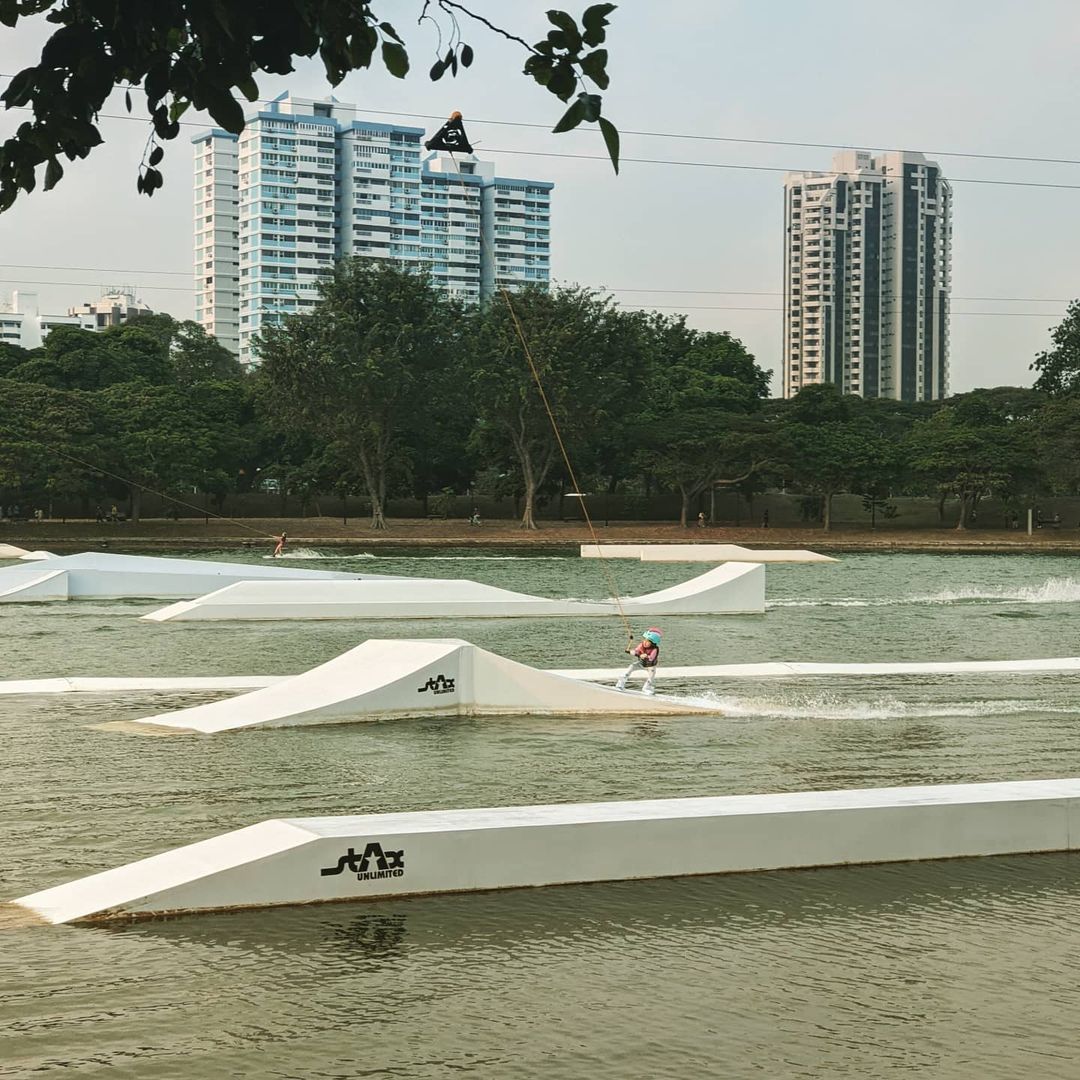 wake boarding