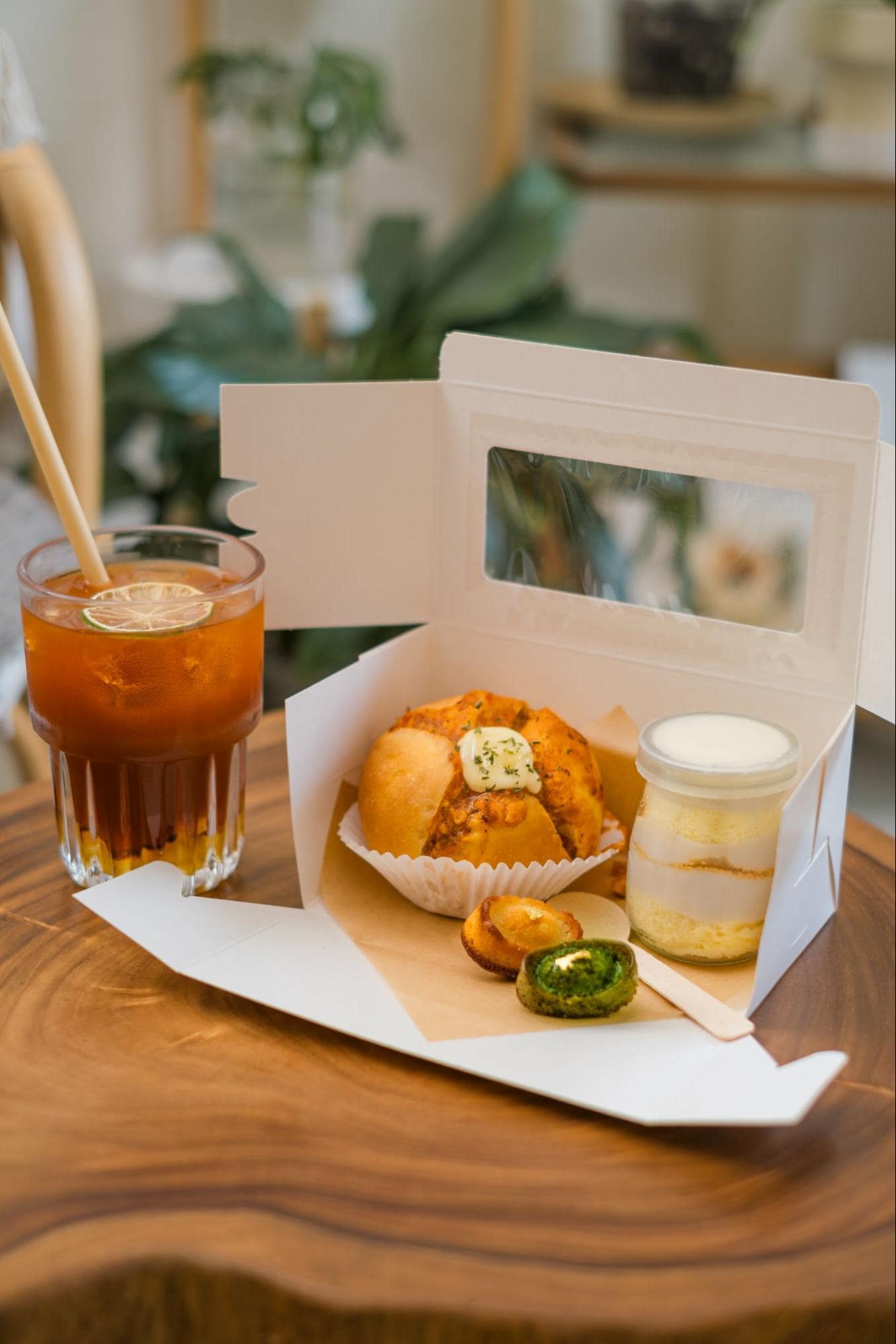 pop-up cafe by MADU The Bakery