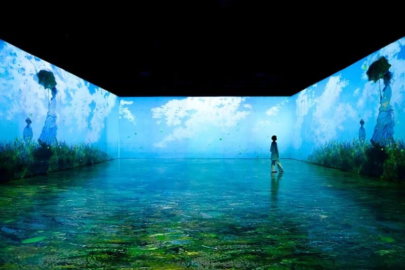 Monet Inside exhibition in Singapore - 5 screens